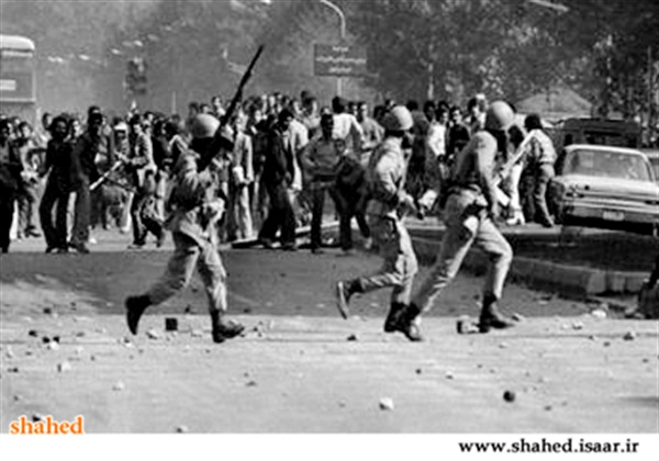 عکس های کمتر دیده شده از تظاهرات انقلاب اسلامی  12