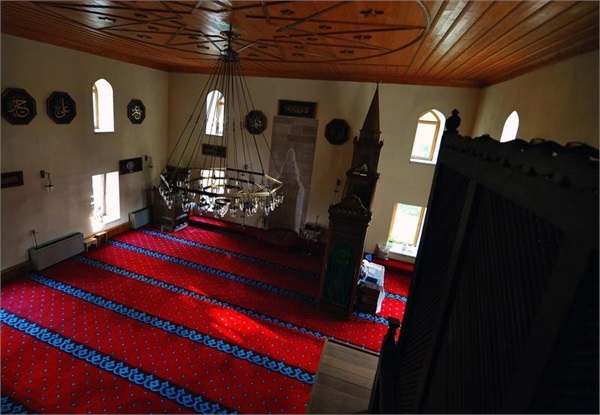 Esmahan Sultan in Mangalia - Romania 7