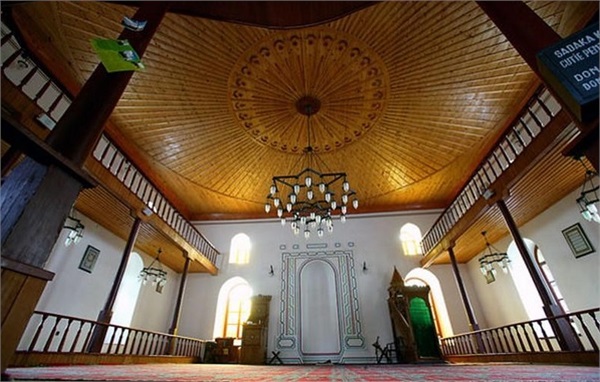 Esmahan Sultan in Mangalia - Romania 5